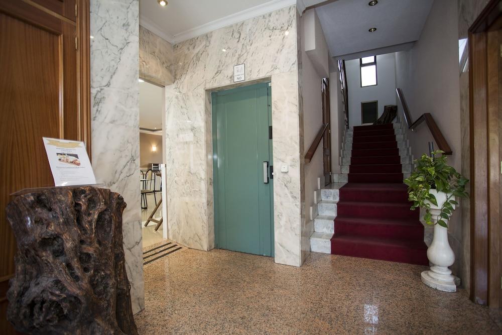 Hotel Victoria Вальдеморо Экстерьер фото