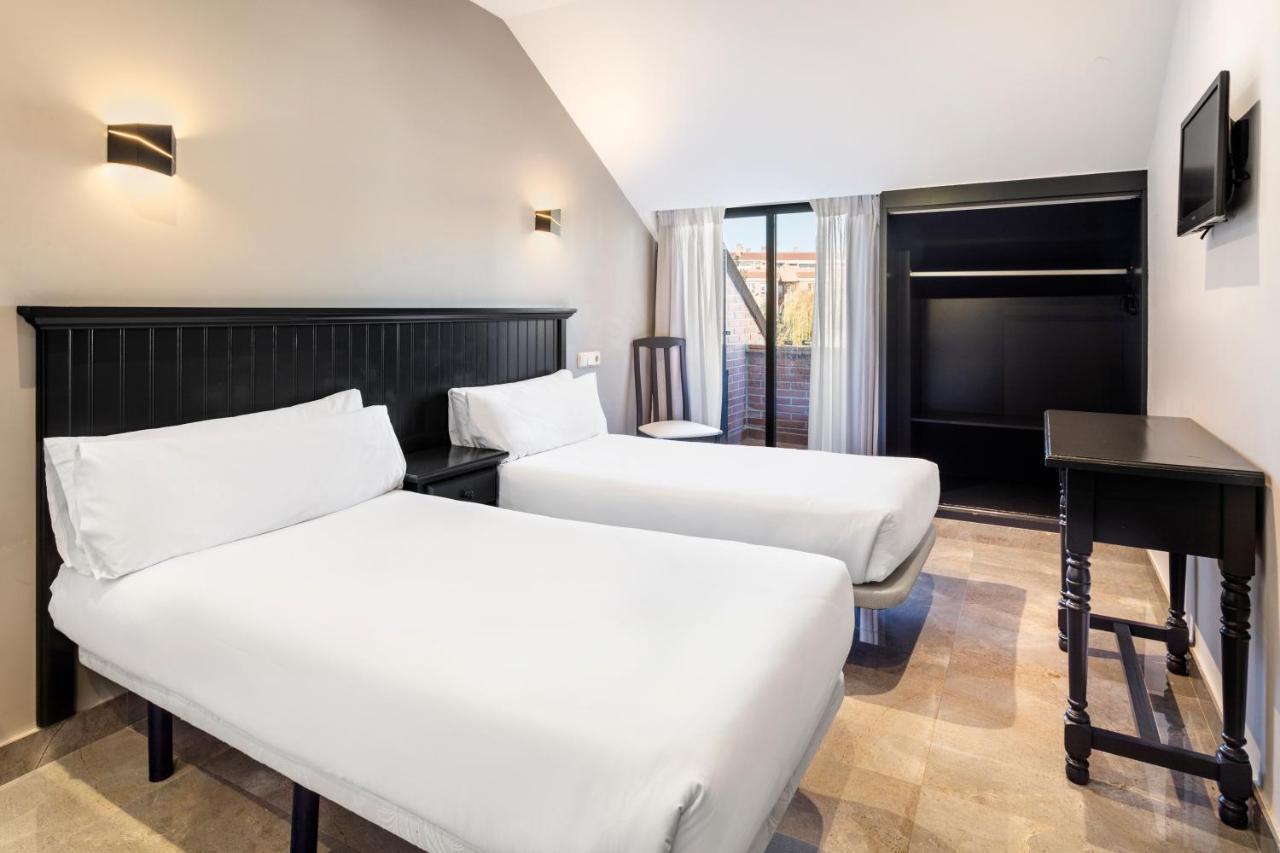 Hotel Victoria Вальдеморо Экстерьер фото